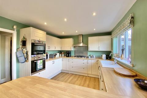 5 bedroom detached house for sale, 43 Kingfisher Drive, Aiskew, Bedale