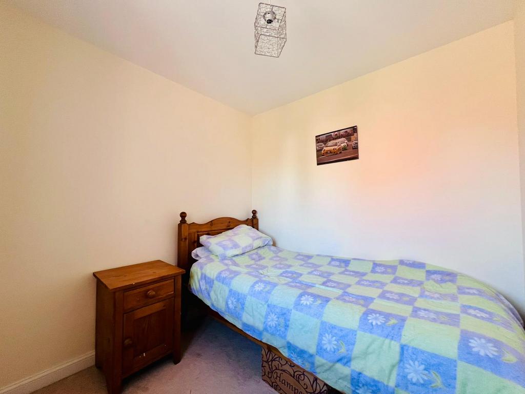 BEDROOM4 (2).jpg