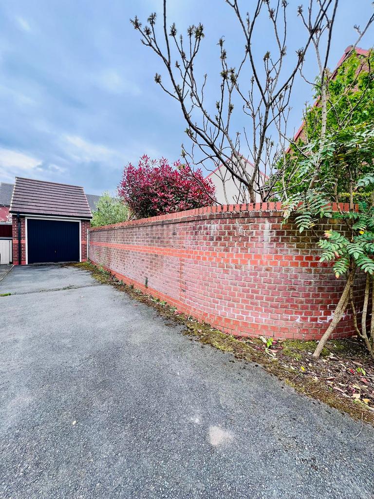 DRIVEWAY.jpeg