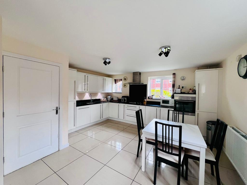 KITCHEN (3).jpeg