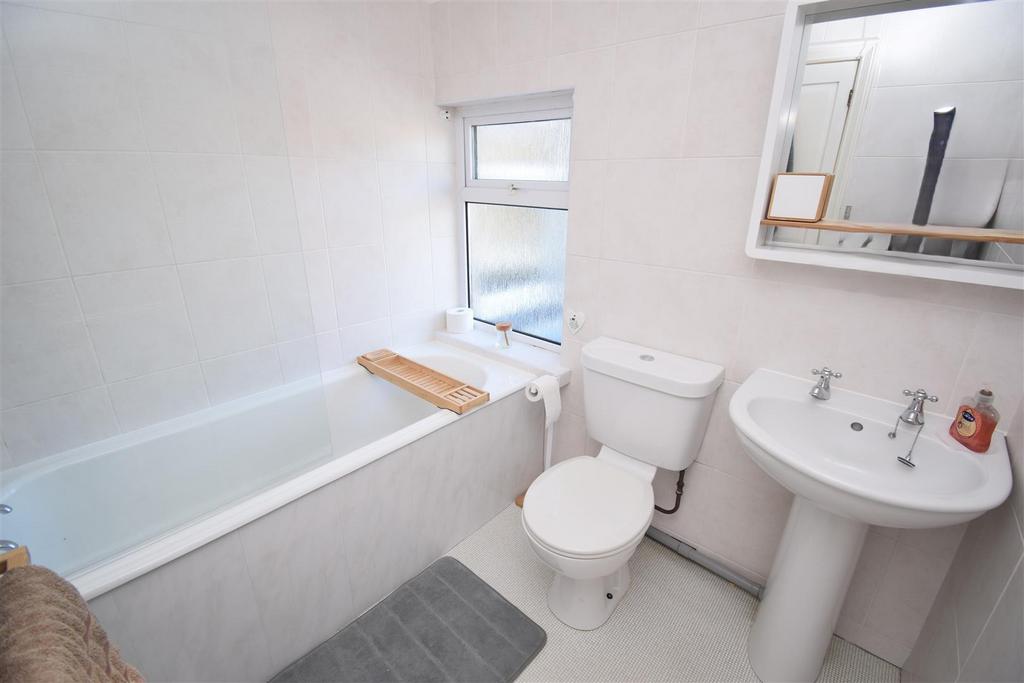 Bathroom.JPG