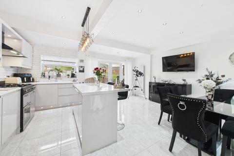 294 Warminster Road, Sheffield, S8 8PT