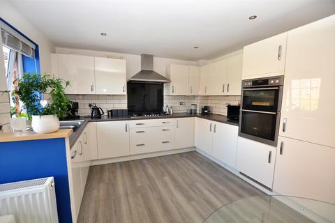 3 Hare Park, Drakelow, Burton-on-trent, DE15 9FU