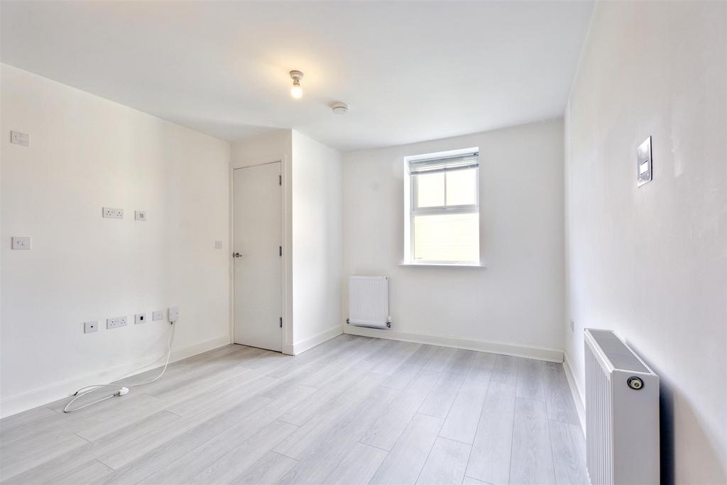 Open Plan Living/Dining Kitchen