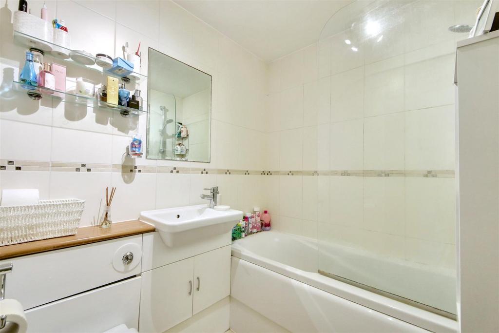 Bathroom.jpg