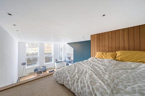 Studio for sale, Gray's Inn Road, London