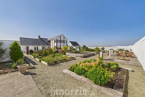 6 bedroom property with land for sale, Berthlwyd, Llanarth SA47 0PF