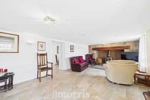 6 bedroom property with land for sale, Berthlwyd, Llanarth SA47 0PF