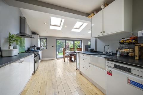3 bedroom house for sale, Laurel Road, West Wimbledon, SW20