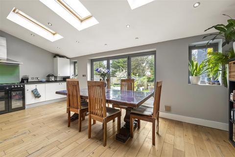 3 bedroom house for sale, Laurel Road, West Wimbledon, SW20