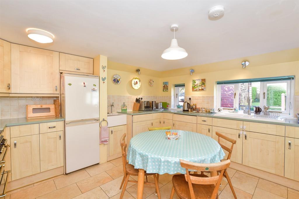 Kitchen/ Breakfast Room