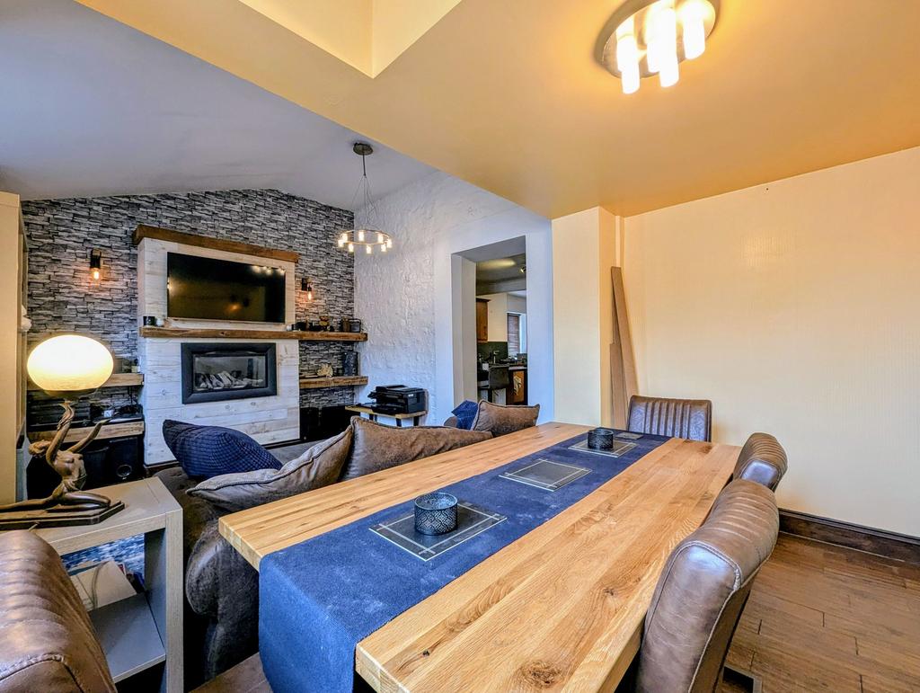 Lounge / Dining Room
