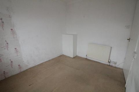 6 Ashbourne Oval, Bradford, BD2 4DH