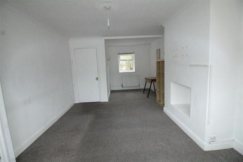 6 Ashbourne Oval, Bradford, BD2 4DH
