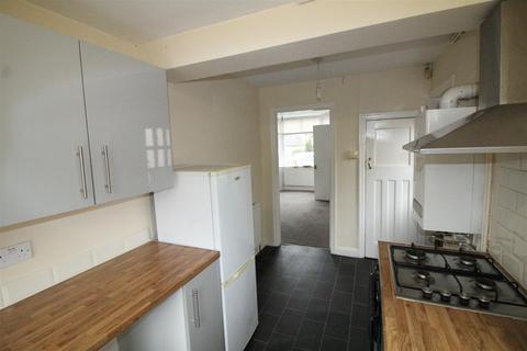 6 Ashbourne Oval, Bradford, BD2 4DH