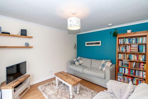 19 Buckstone Lea, Edinburgh, EH10 6XE