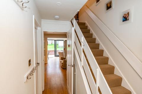19 Buckstone Lea, Edinburgh, EH10 6XE