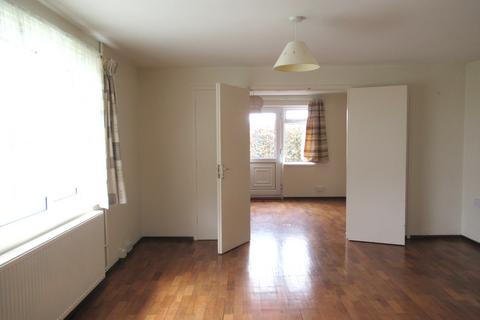 3 bedroom semi-detached house to rent, Guston, Ash CT3