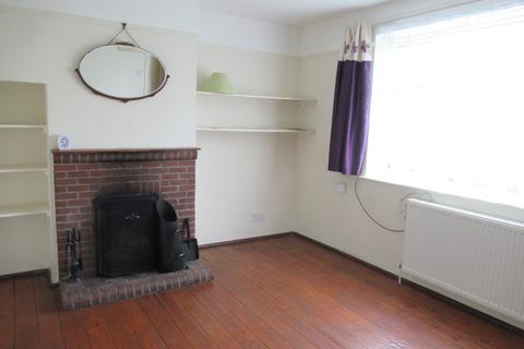 3 bedroom semi-detached house to rent, Guston, Ash CT3