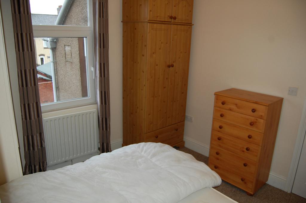 Bedroom 2.2