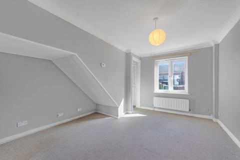 10 Francis Close, London, E14 3DE