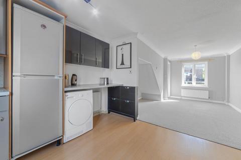 10 Francis Close, London, E14 3DE