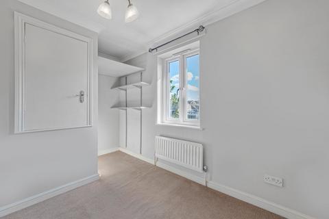 10 Francis Close, London, E14 3DE