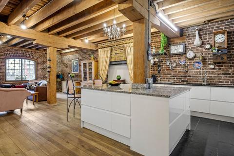 3 bedroom flat for sale, Port East Apartments, 12 Hertsmere Road, London