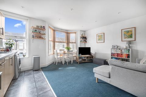 2 bedroom flat to rent, Muschamp Road, London, SE15