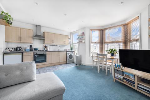2 bedroom flat to rent, Muschamp Road, London, SE15