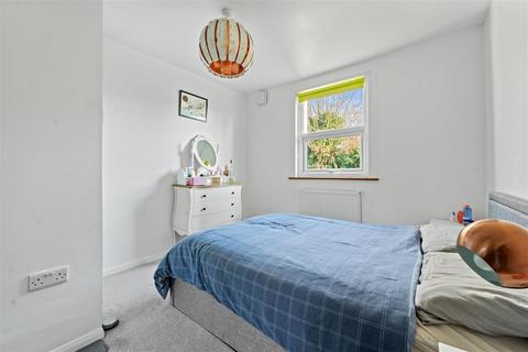24a Prince Road, London, SE25 6NW