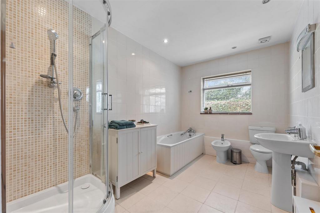 Main bathroom