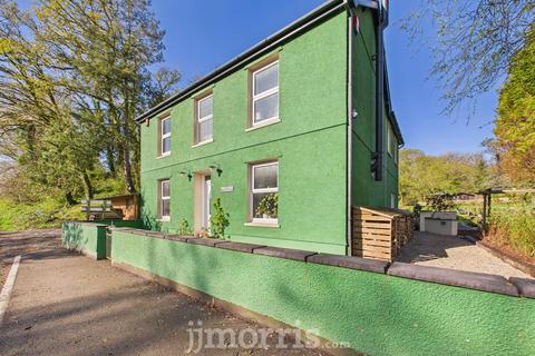 4 bedroom property with land for sale, Meidrim Road, St. Clears, Carmarthen