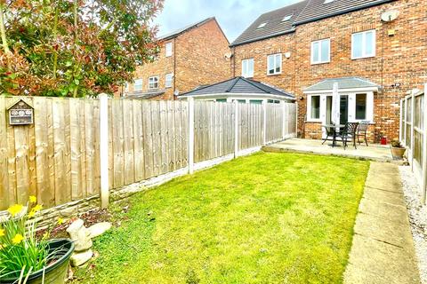 3 bedroom terraced house for sale, Dovecote, Barnsley S73