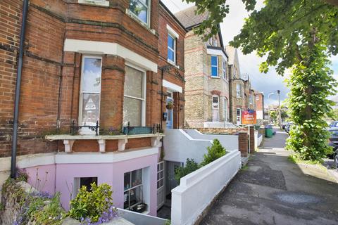 Basement Flat, 10 Connaught Road, Folkestone, CT20 1DA