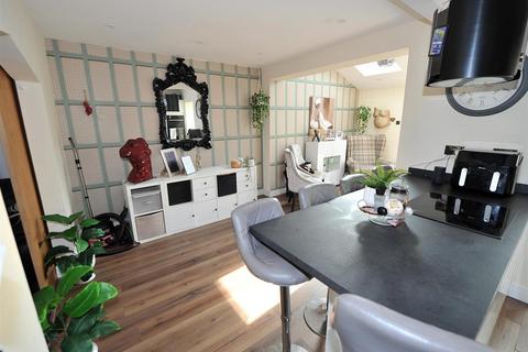 70 Broadway, Irlam, Manchester, M44 6DQ