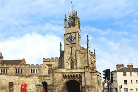 2 bedroom character property for sale, East Gate, Warwick