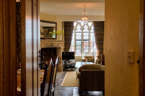 2 bedroom character property for sale, East Gate, Warwick