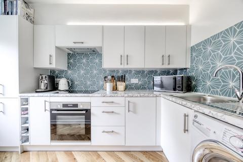 7/1 Sandport, Edinburgh, EH6 6PL