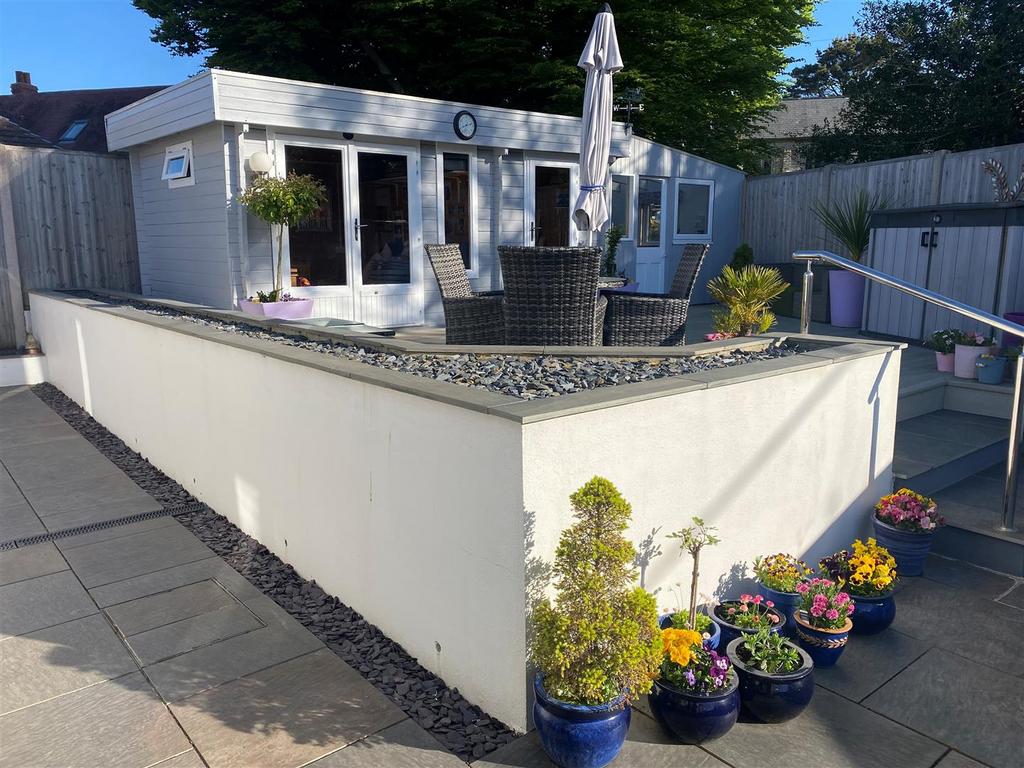 Summer house 1.jpg