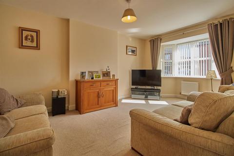7 Bader Close, Hinckley, LE10 0FN