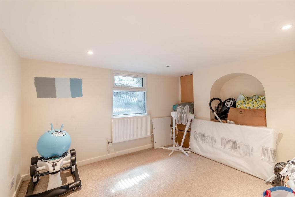 Bedroom 4/Cellar