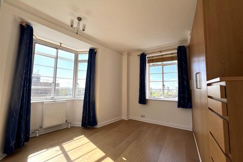 3 bedroom property to rent, St. Johns Court, Finchley Road, London, NW3
