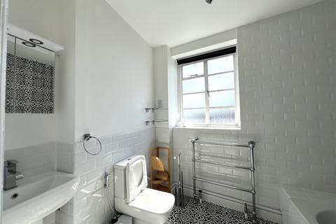 3 bedroom property to rent, St. Johns Court, Finchley Road, London, NW3