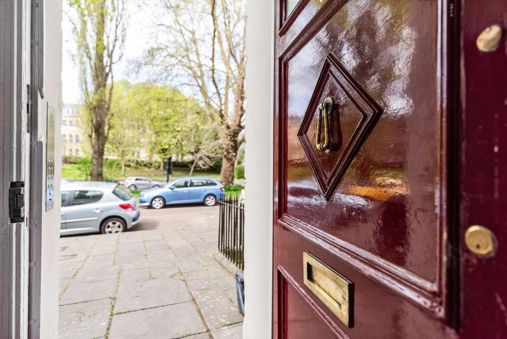 Flat 6, 32 Grosvenor Place, Bath BA1 6 BA-2.jpg