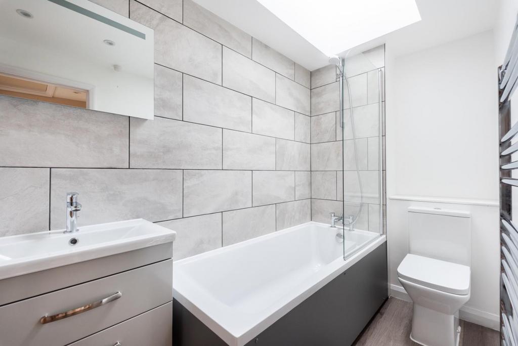Flat 6, 32 Grosvenor Place, Bath BA1 6 BA-11.jpg
