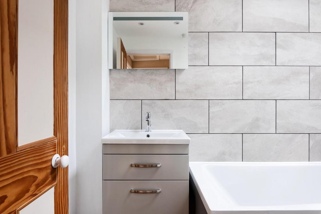 Flat 6, 32 Grosvenor Place, Bath BA1 6 BA-12.jpg