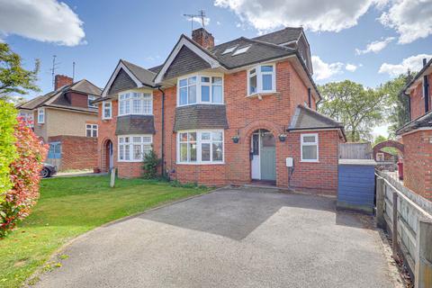 8 Chalgrove Way, Emmer Green, Reading, RG4 8SJ