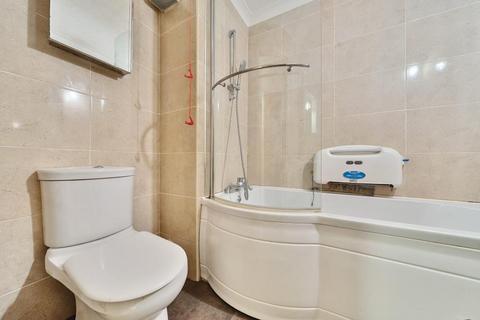 1 bedroom flat for sale, Surbiton, Surrey, KT6