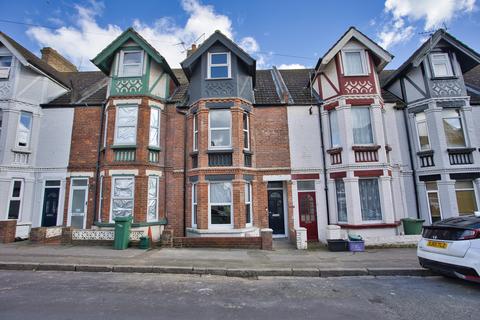 84 Linden Crescent, Folkestone, CT19 5SD
